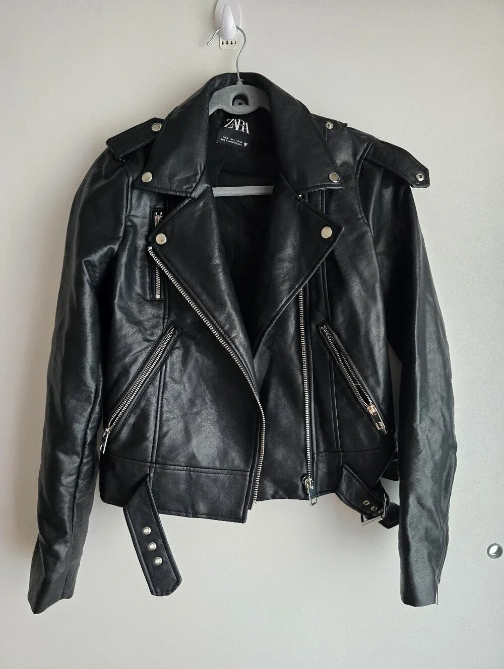 NWOT $80 Zara CROPPED FAUX LEATHER BIKER JACKET Size M